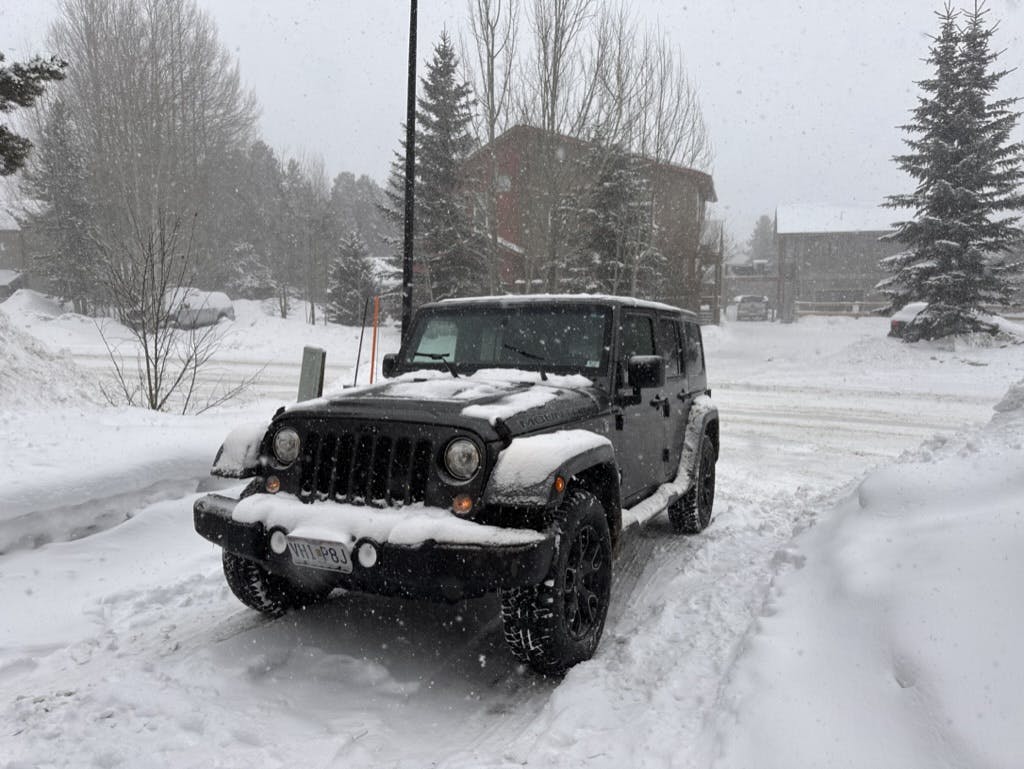 jeep 2017 wranger in colorado snow